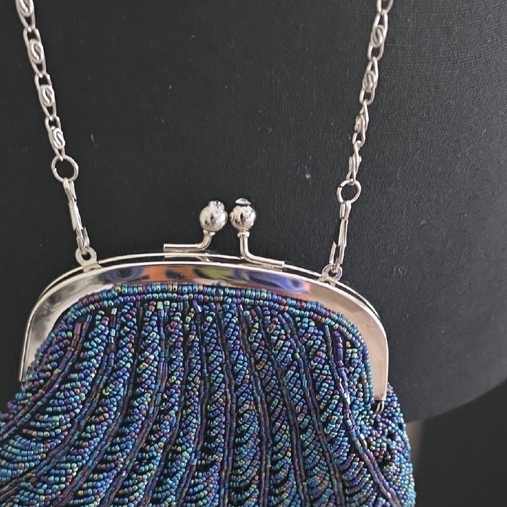 Elegant Blue Beaded Evening Bag - Picture 4 of 8